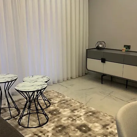 Fischer In Apartment